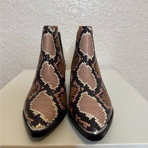Brand: Marc Fisher / Style: Cromie Embossed Black Snake / Size: 5.5M
